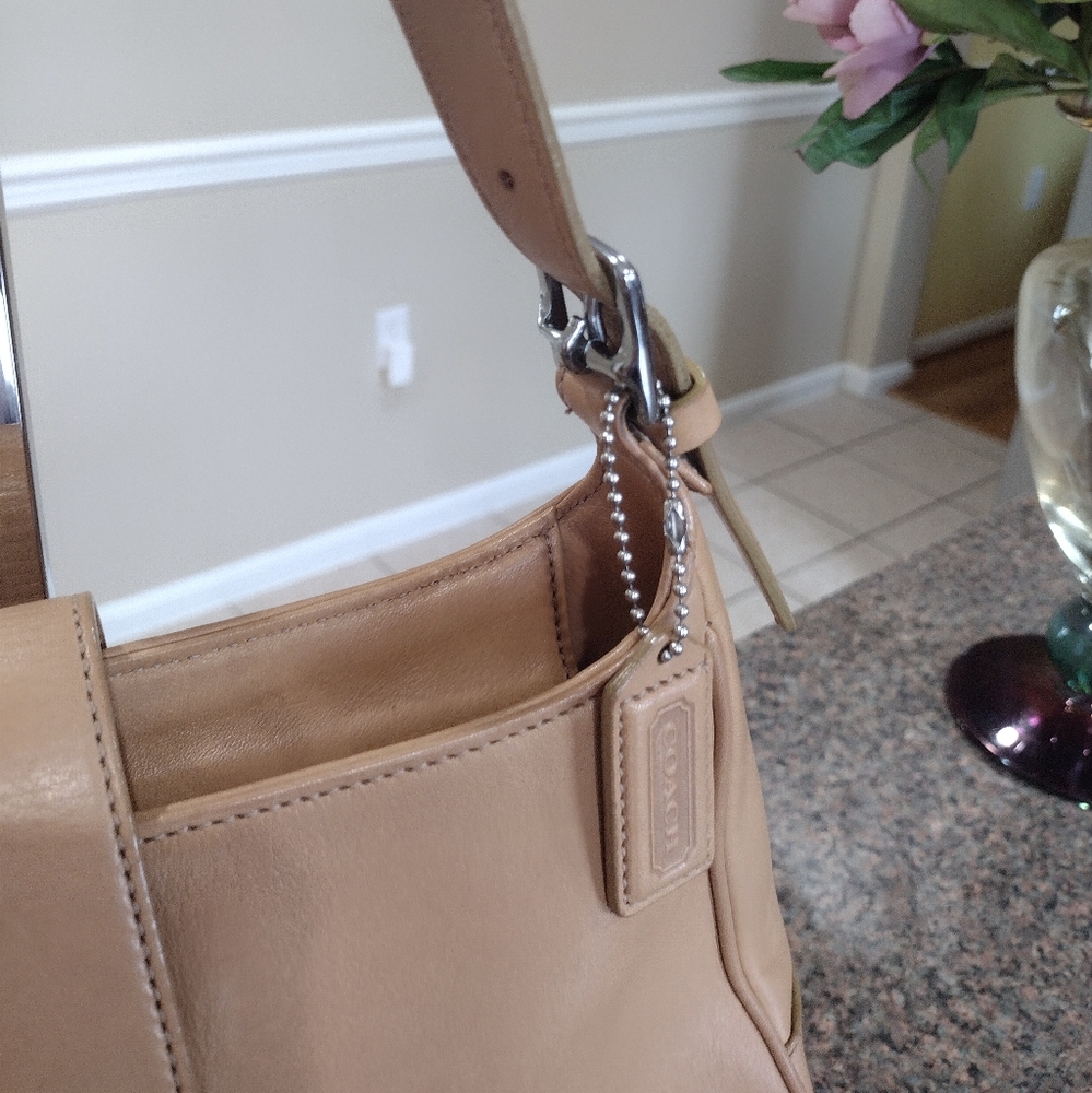 NWT Coach  Hampton Tan Shoulder Bag - Picture 11 of 17